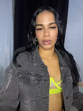 FlorSalvaje  online show from May 2026 12:38:01 AM
