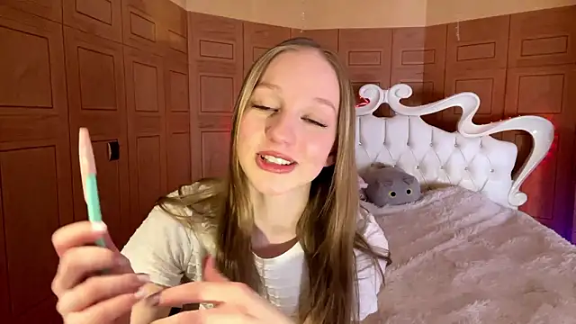 Anika Socutehe online show from March 2026 01:25:01 PM