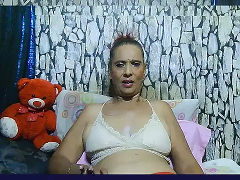 Hot queen58 online show from April 2026 04:45:02 PM