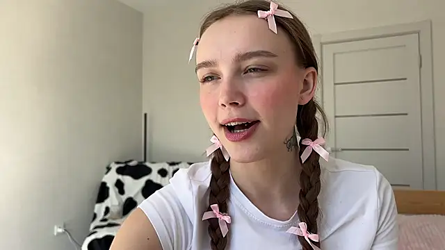 Lolatatee online show from March 2026 11:17:01 AM