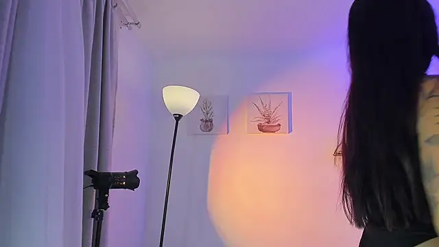 AlaiaRogers online show from April 2026 10:25:01 AM