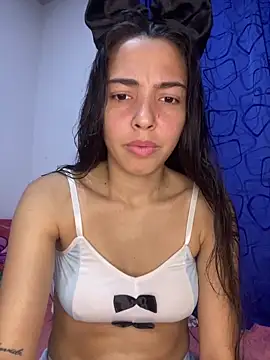 allyson-cute03 online show from April 2026 01:39:02 PM