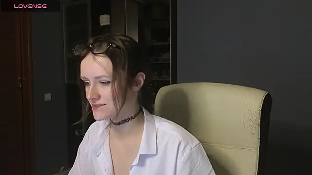 Tender Swan online show from March 2026 10:05:02 PM