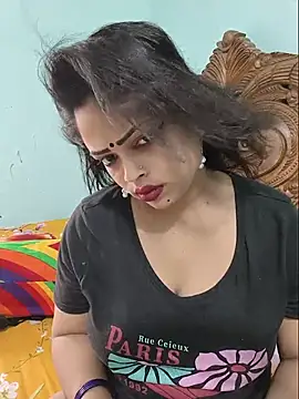 Snapshot of Beauty-3 chatting on July 2026 02:05:17 AM Beauty-3 online show from July 2026 02:05:17 AM