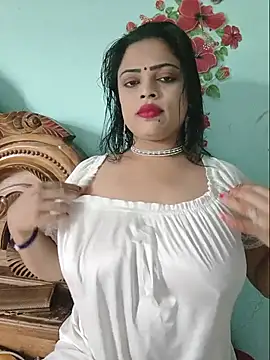 Snapshot of Beauty-3 chatting on July 2026 08:05:01 AM Beauty-3 online show from July 2026 08:05:01 AM