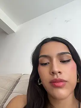Mia-villalobos online show from June 2026 03:33:01 PM