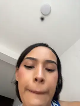 Mia-villalobos online show from July 2026 02:01:01 PM