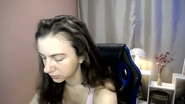 Snapshot of MistyBree chatting on July 2026 08:06:02 AM MistyBree online show from July 2026 08:06:02 AM