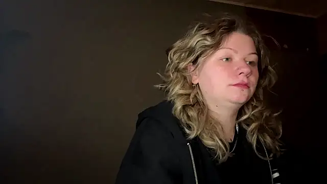 Snapshot of YoungAlina chatting on April 2026 07:26:02 PM YoungAlina online show from April 2026 07:26:02 PM