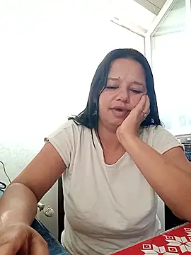 Snapshot of roxana_e43 chatting on June 2026 04:20:02 PM roxana e43 online show from June 2026 04:20:02 PM