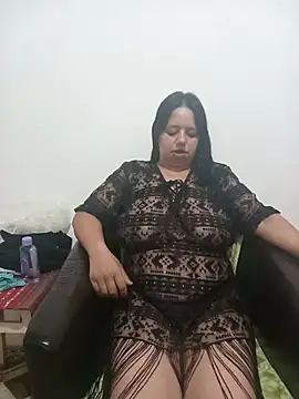 Snapshot of roxana_e43 chatting on June 2026 07:48:01 PM roxana e43 online show from June 2026 07:48:01 PM