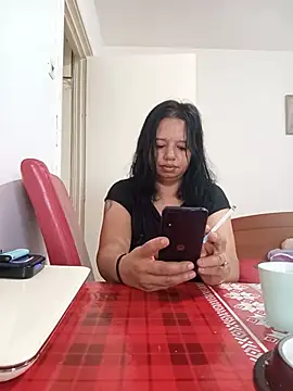 Snapshot of roxana_e43 chatting on July 2026 05:24:01 AM roxana e43 online show from July 2026 05:24:01 AM