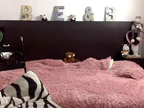 mommy-Milf online show from March 2026 02:42:01 PM