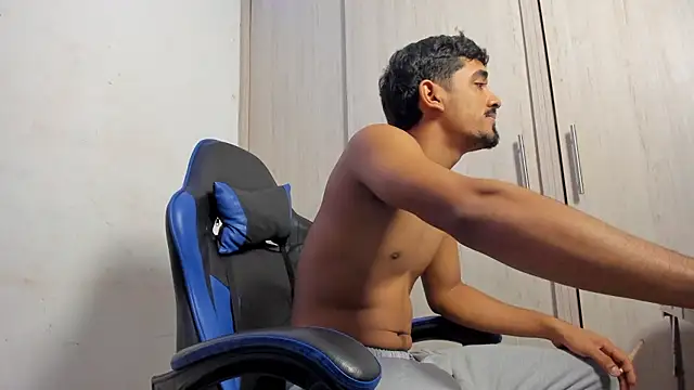 jossi12345j online show from March 2026 02:56:01 PM