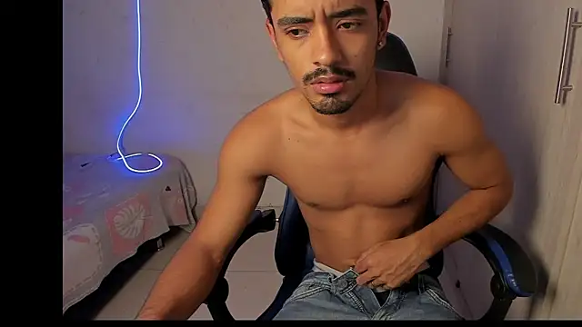 jossi12345j online show from March 2026 12:21:02 PM