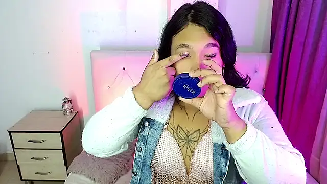 isadoraqueeen online show from April 2026 07:32:01 PM