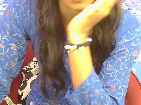 Snapshot of yours-isha chatting on June 2026 01:45:01 AM yours-isha online show from June 2026 01:45:01 AM