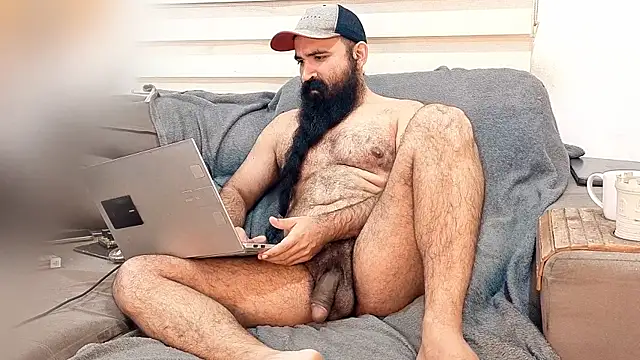 Snapshot of Barba_Negra_Fumador chatting on June 2026 08:29:01 PM Barba Negra Fumador online show from June 2026 08:29:01 PM