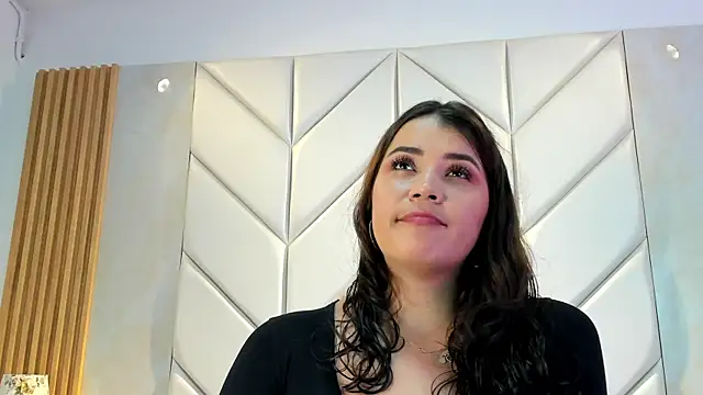 Samanta Rave online show from May 2026 01:18:01 PM
