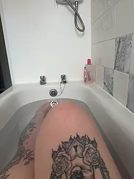 BeeMay22 online show from March 2026 02:01:01 PM