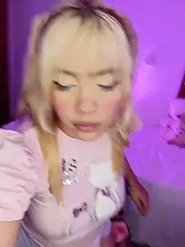 Snapshot of leeslyevanss chatting on March 2026 05:21:02 AM leeslyevanss online show from March 2026 05:21:02 AM