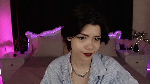 llittle-peachh online show from March 2026 03:40:01 PM