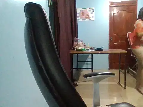Snapshot of Confite2705 chatting on April 2026 10:51:01 PM Confite2705 online show from April 2026 10:51:01 PM