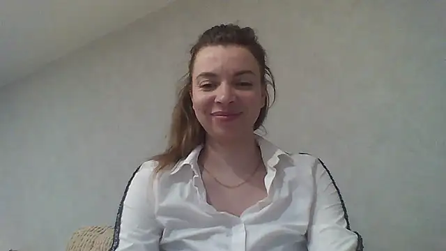 Luna2547 online show from March 2026 06:22:02 PM