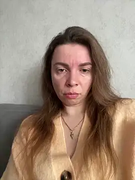 Luna2547 online show from April 2026 02:33:01 PM