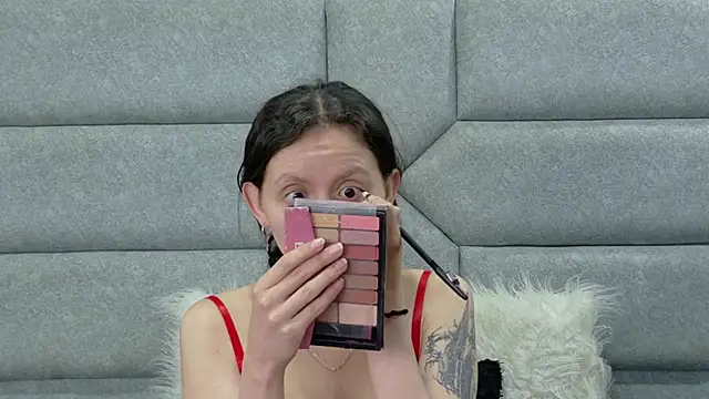 Snapshot of Naomimolie chatting on July 2026 12:08:01 PM Naomimolie online show from July 2026 12:08:01 PM