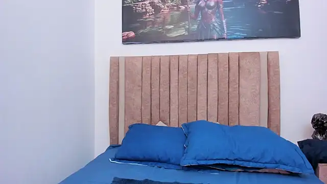 Thalia parkerr  online show from April 2026 12:05:02 PM