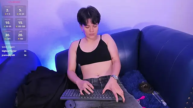 Snapshot of TallSnuSnu chatting on April 2026 08:37:01 PM TallSnuSnu online show from April 2026 08:37:01 PM