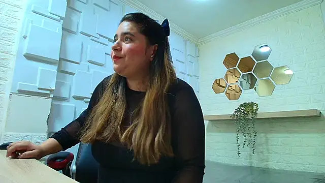 Estrella-gold online show from March 2026 07:09:01 PM