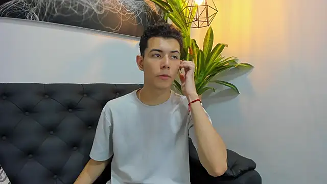 nicocrown online show from March 2026 08:26:01 PM