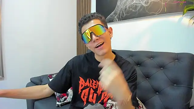 nicocrown online show from March 2026 08:03:02 PM