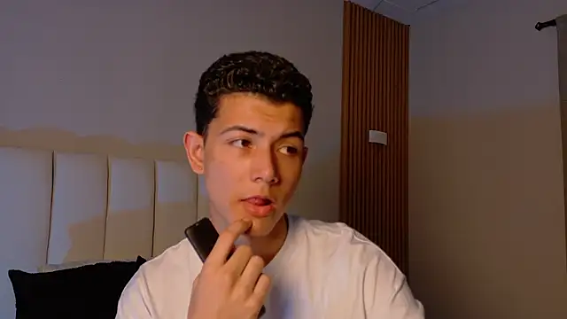 nicocrown online show from March 2026 07:51:02 PM