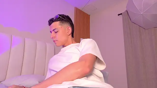 nicocrown online show from March 2026 07:41:02 PM