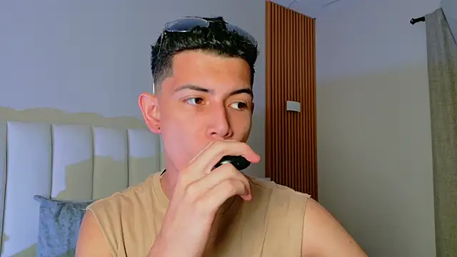 nicocrown online show from March 2026 03:22:01 PM