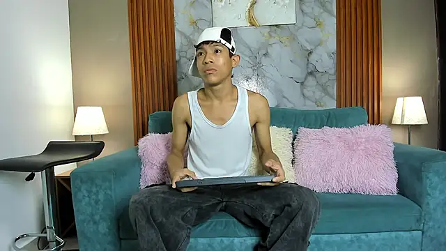 SKINNY BOYXXX online show from March 2026 08:21:02 AM