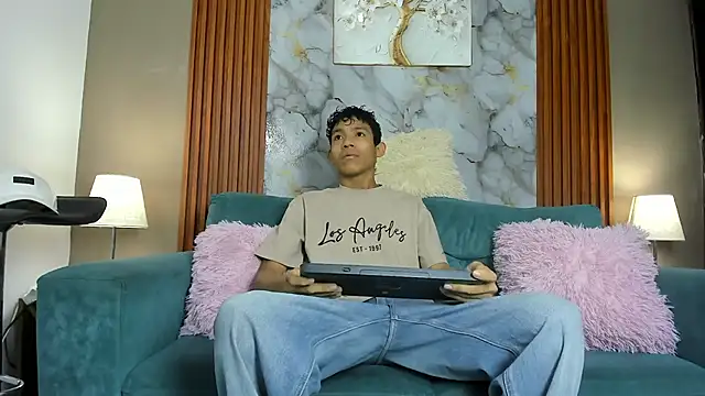 SKINNY BOYXXX online show from March 2026 07:37:02 AM