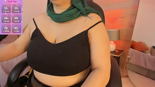 Snapshot of _Azahaaraa_ chatting on June 2026 04:04:01 AM Azahaaraa online show from June 2026 04:04:01 AM
