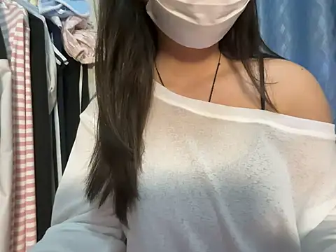 Snapshot of Titi-005 chatting on April 2026 09:35:01 AM Titi-005 online show from April 2026 09:35:01 AM