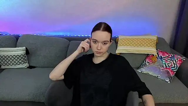 SunyLily online show from May 2026 06:31:01 AM