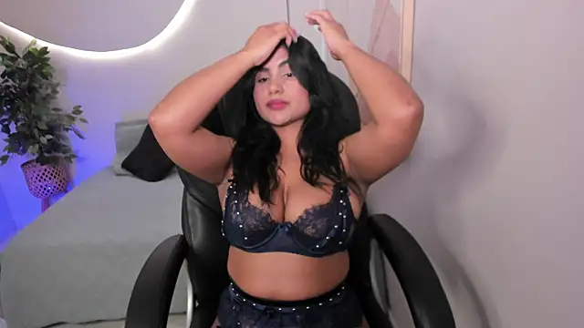 Snapshot of Mara__05 chatting on July 2026 08:11:02 PM Mara 05 online show from July 2026 08:11:02 PM