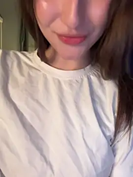 LunarQueenn online show from April 2026 08:51:01 PM