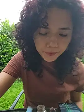 Isabella Stark online show from April 2026 11:45:02 AM