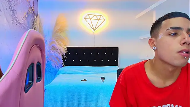 Ariatna Andy online show from March 2026 10:46:01 PM