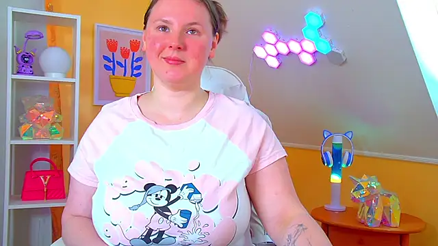 MelodyMoores online show from April 2026 06:38:02 AM