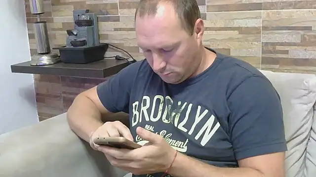 lustonfan online show from April 2026 12:39:01 PM