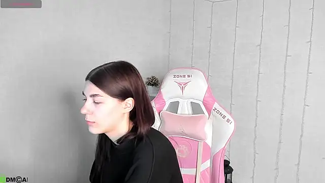 LunaRossaa online show from April 2026 01:44:01 AM